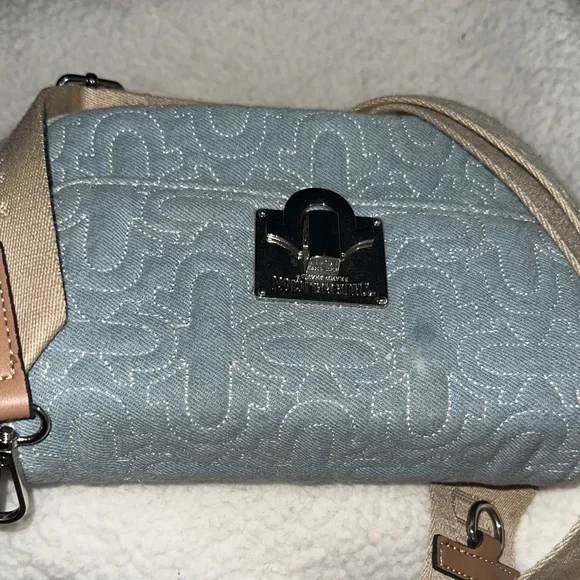 True Religion Light Blue Quilted Crossbody with Beige Logo Strap - Picture 8 of 8